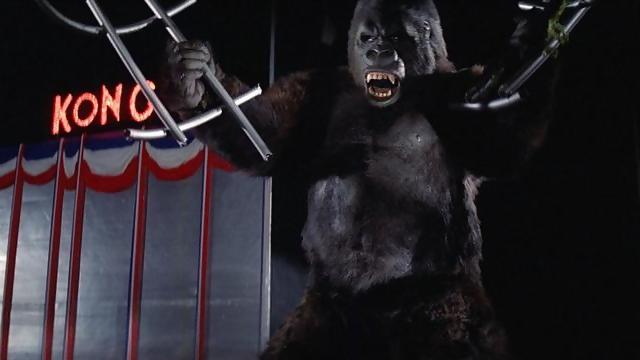 File:King Kong 1976 Kong Breaks Free.jpg