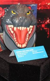 File:Diamond Select Godzilla 2000 Pizza Cutter Toy Fair.jpg