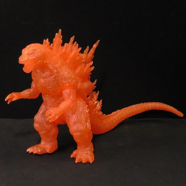 File:Telebi Kun Godzilla 2000 prize figure.jpeg