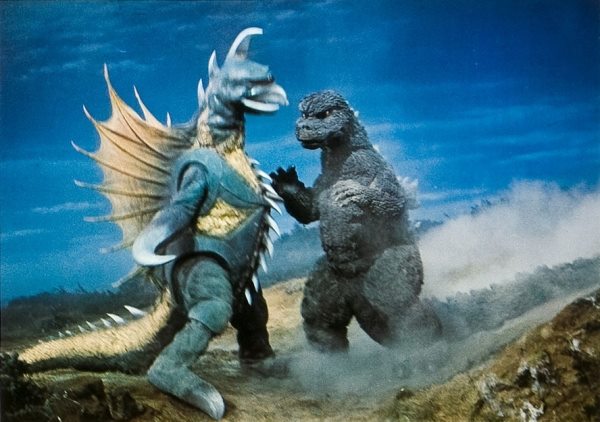 File:Godzilla battles gigan.jpg