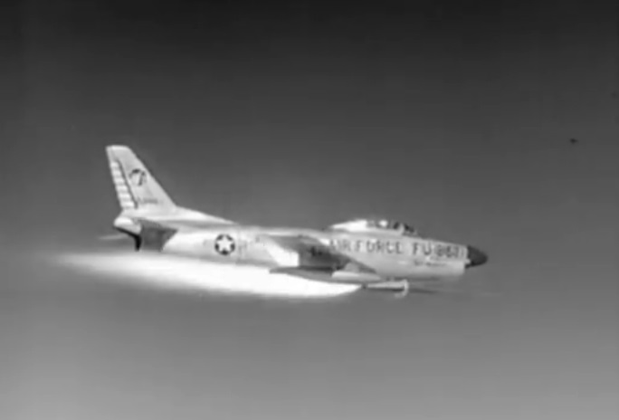 File:The Giant Claw - North American F-86D Sabre.jpg