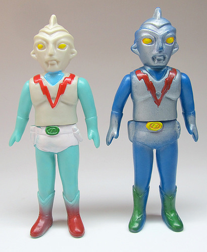 File:Pachi Zone Fighter figures.jpg