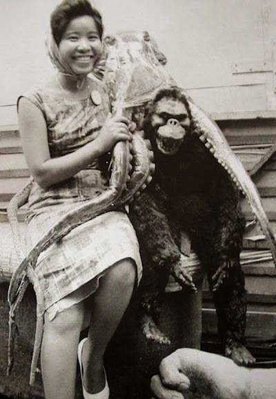 File:KKvG - King Kong Puppet and Giant Octopus with a woman.jpg